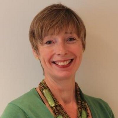 Profile Picture of Helen Robbins (@singingatwork) on Twitter