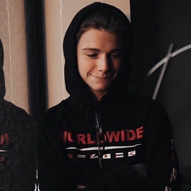 Profile Picture of Jake Magnus (@jakemat11k) on Tiktok