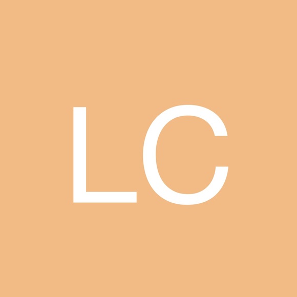 Profile Picture of Lorissa Coyle (@loriscious) on Poshmark
