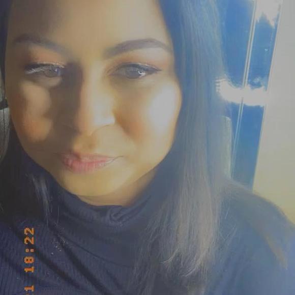 Profile Picture of Tareva Borges (@tarevaborges) on Poshmark