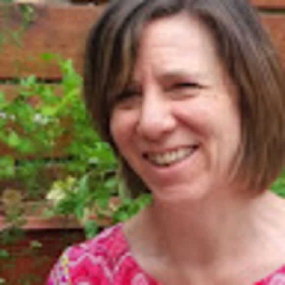 Profile Picture of Michelle Kusters (@michellekusters) on Poshmark