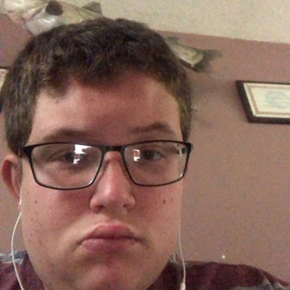 Profile Picture of Daniel Carr (@danielcarr928) on Poshmark