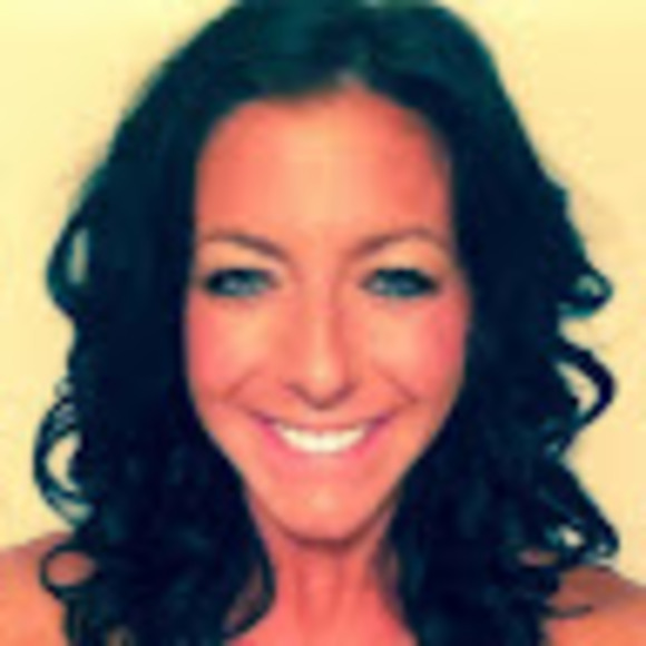 Profile Picture of Cassandra Horn (@sasssicasssi) on Poshmark