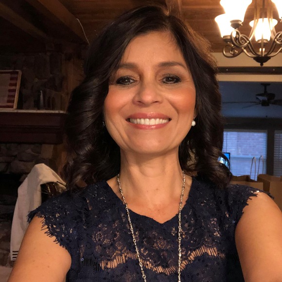 Profile Picture of Kim Baldridge (@kbaldridge) on Poshmark