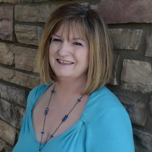Profile Picture of Dawn Coolley (@dawncoolley) on Poshmark