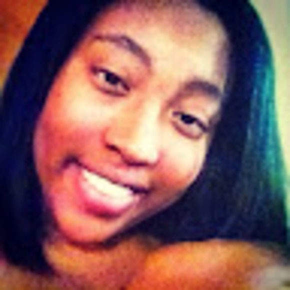 Profile Picture of Janee Brantley (@janeebrantley) on Poshmark