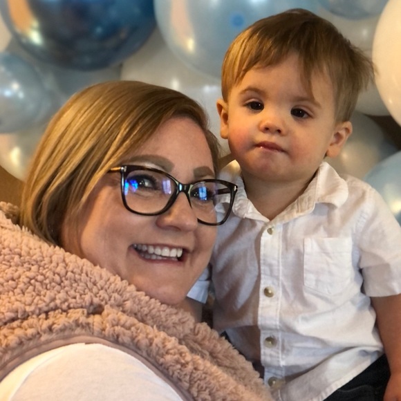 Profile Picture of Pamela Geyer (@prgeyer63) on Poshmark