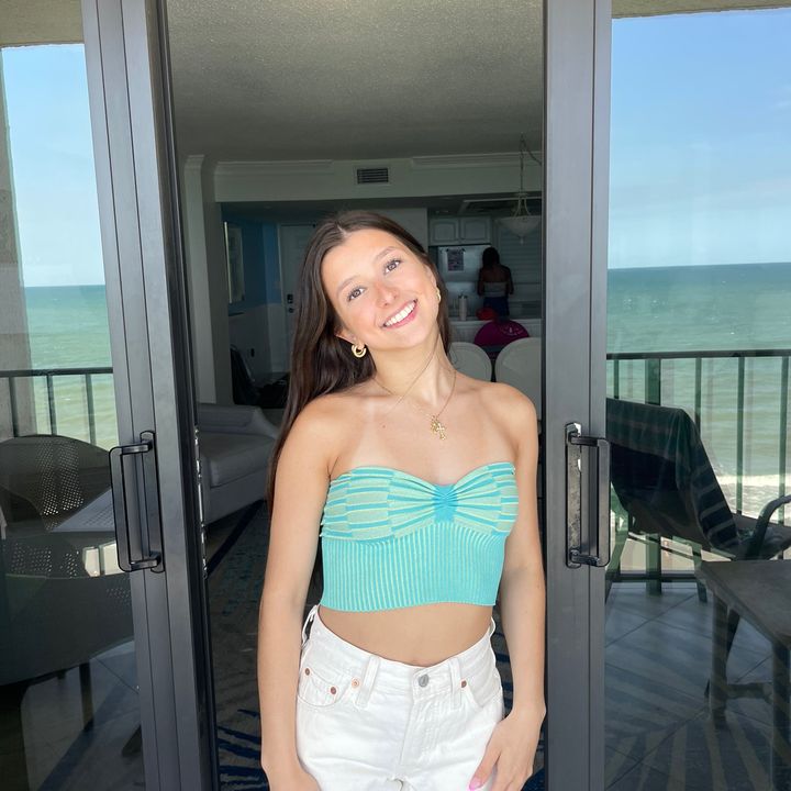 Profile Picture of daniella (@daniellaruffolo) on Tiktok