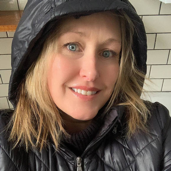 Profile Picture of Mary anne Witgen-ireland (@3cutegirls) on Poshmark