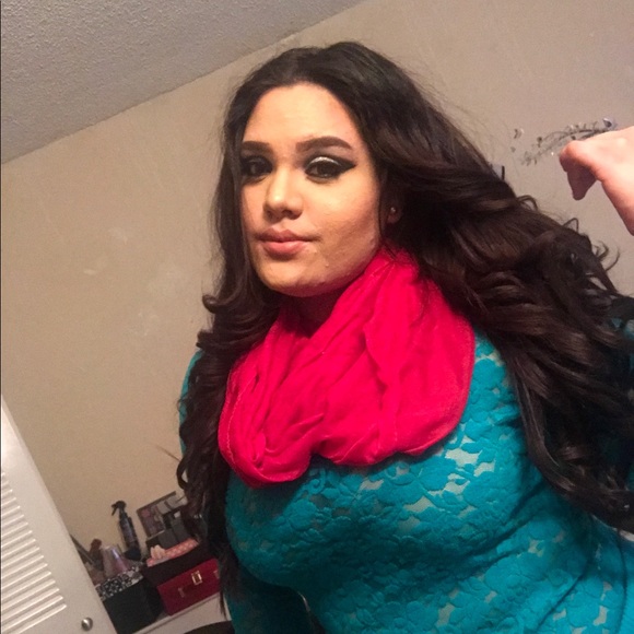 Profile Picture of Francy Mendoza (@francymo151995) on Poshmark