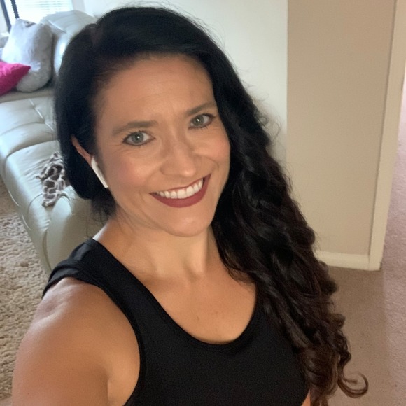 Profile Picture of Michelle Wagenseller belnap (@wagensellerm) on Poshmark