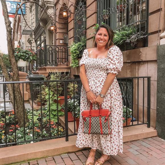 Profile Picture of Amanda Posniak (@ampoz) on Poshmark