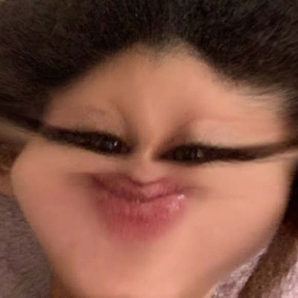 Profile Picture of Nirmine Laghlid (@nirminelaghlid) on Poshmark