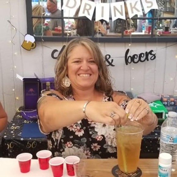 Profile Picture of Renee Harguess (@eloise1975) on Poshmark