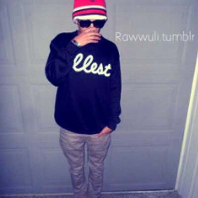 Profile Picture of Dee (@DeemullerDillon) on Twitter