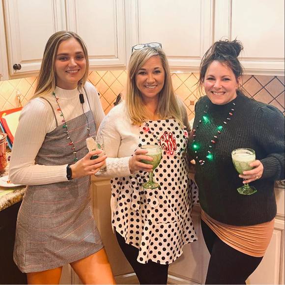 Profile Picture of Catherine Keveryn (@karma459) on Poshmark