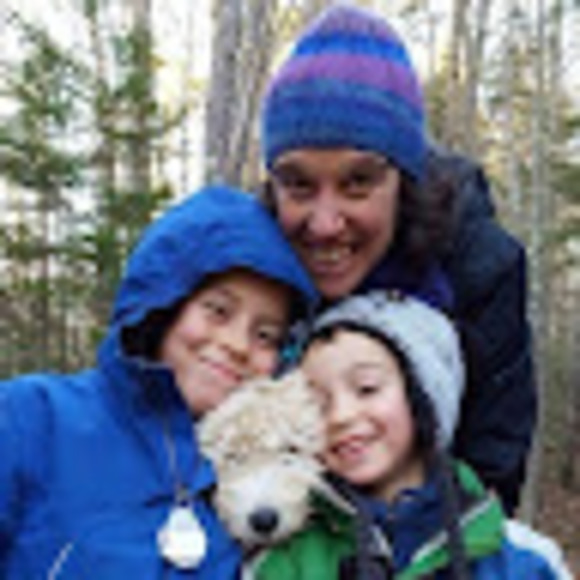 Profile Picture of Chloe Dowley (@chloedowley) on Poshmark