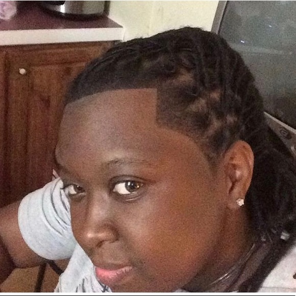 Profile Picture of Jamela Chadmon (@charming32) on Poshmark