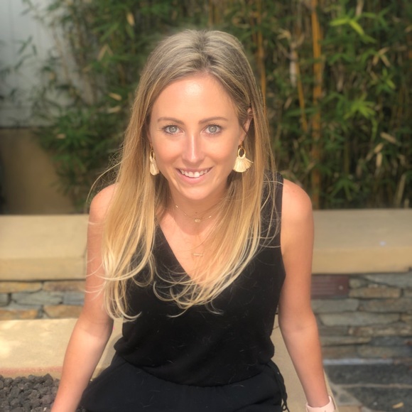 Profile Picture of Ray Waters (@rayelkawaters) on Poshmark