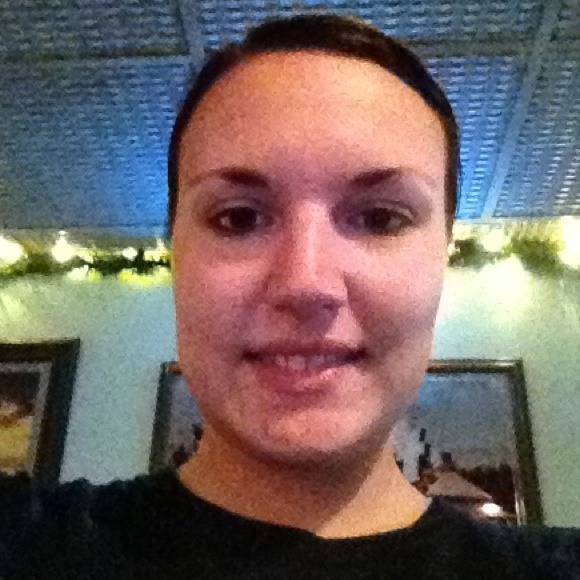 Profile Picture of Kandi Botcher (@kandi10) on Poshmark
