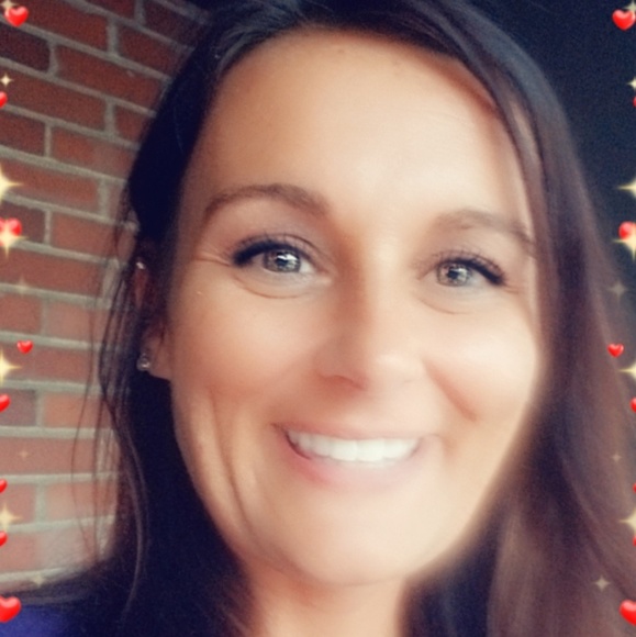 Profile Picture of Jenn Tritschler (@jmdqrs15) on Poshmark