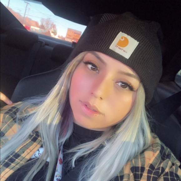 Profile Picture of Monique Campos (@cec_sii) on Poshmark