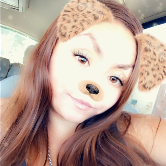Profile Picture of Jeannette Jimenez (@missjimenez_29) on Poshmark