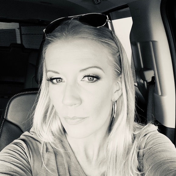 Profile Picture of Sarah Utterback (@sgregg2020) on Poshmark