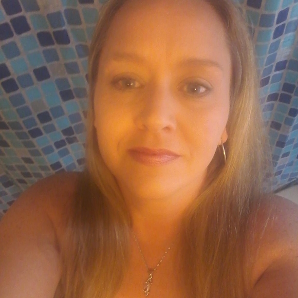 Profile Picture of Stacey Eschert (@staceyeschert) on Poshmark