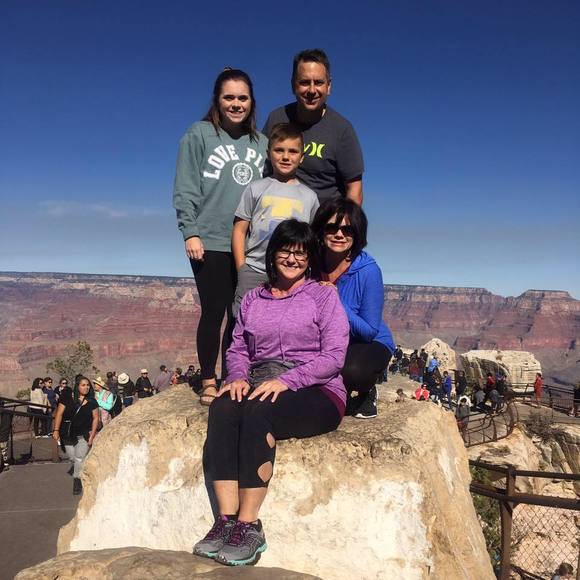 Profile Picture of Melissa Loy (@mgloy) on Poshmark