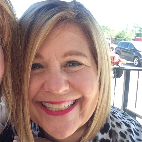 Profile Picture of Janet Sweeney (@janetsween) on Poshmark