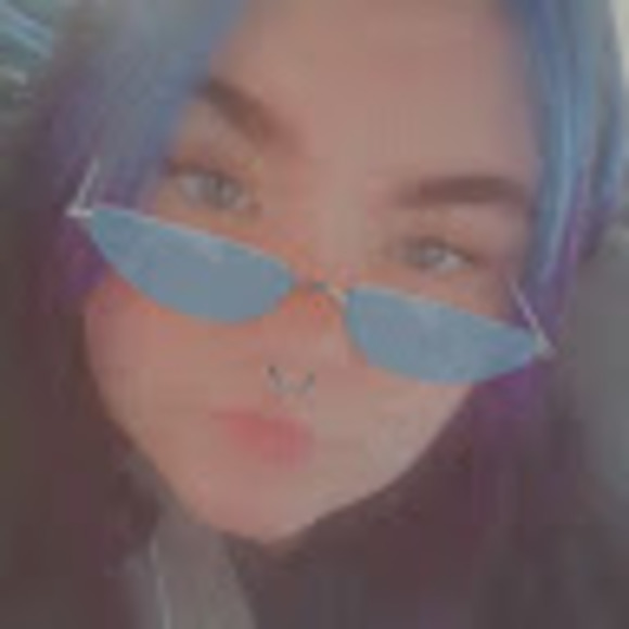 Profile Picture of Devyn Brown (@devynbrown117) on Poshmark
