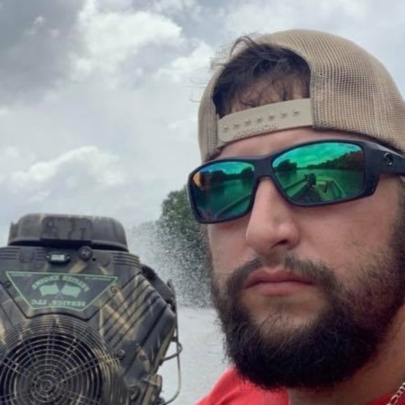 Profile Picture of Jonathan Knott (@thajknott) on Poshmark