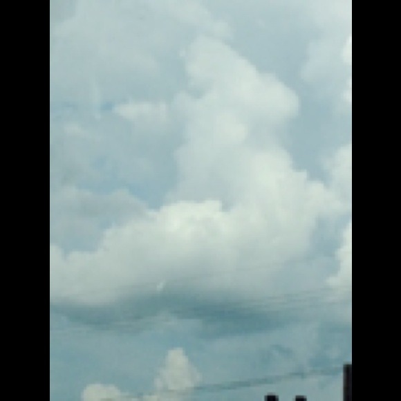 Profile Picture of Kim Lam (@kleach23) on Poshmark