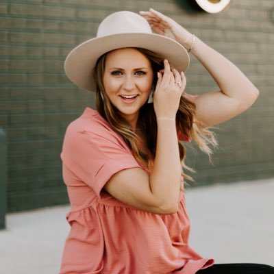 Profile Picture of Brooke Fleming (@brookefleming13) on Twitter