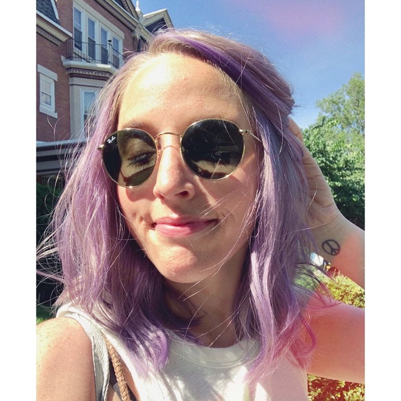 Profile Picture of Jill Crackett (@jillcrackett) on Poshmark