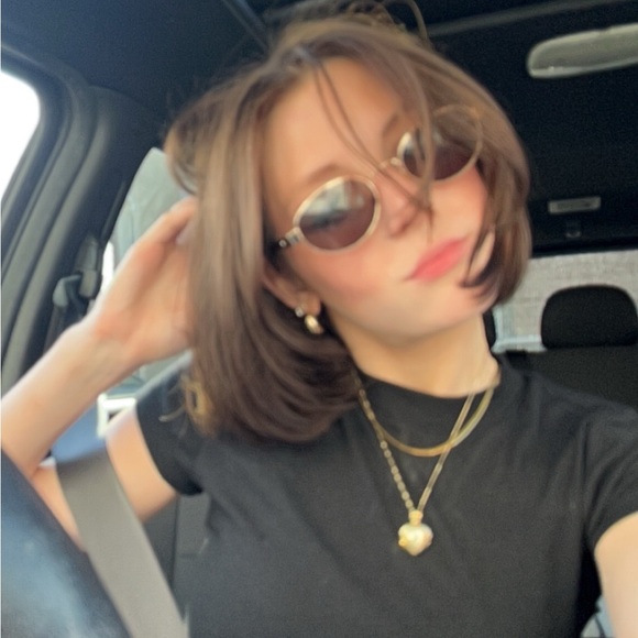 Profile Picture of Anna Rynne (@annarynne28) on Poshmark