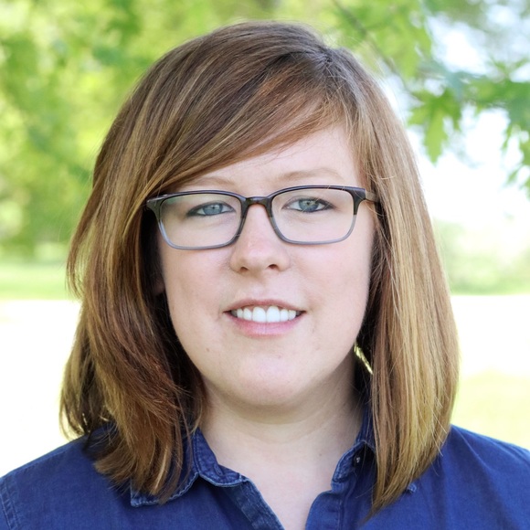 Profile Picture of Sydney Seratte (@sydseratte) on Poshmark