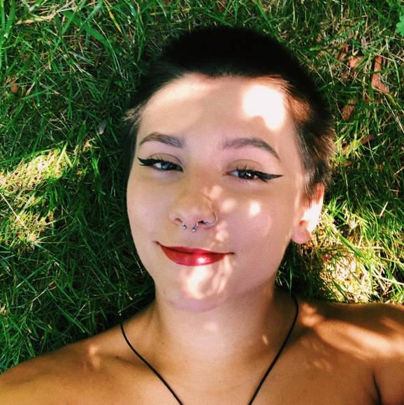 Profile Picture of Sammi Mickley (@sammi_mickley) on Poshmark