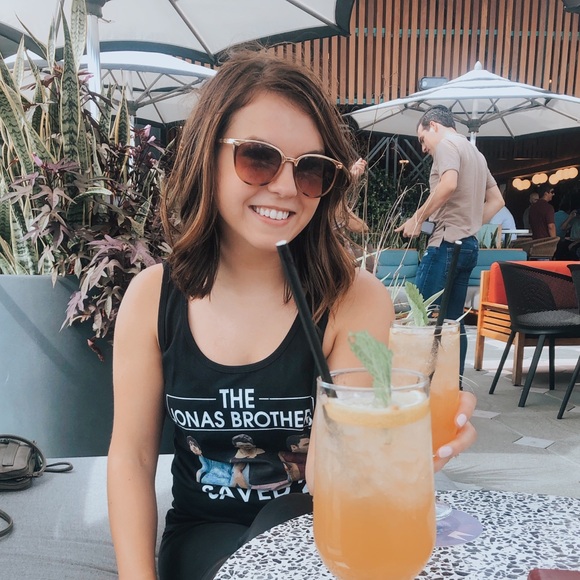 Profile Picture of Celeste Calvert (@celeste_calvert) on Poshmark