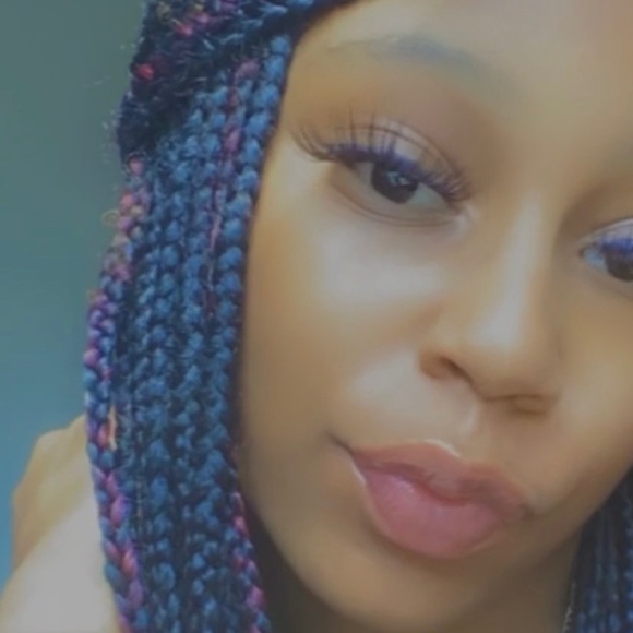 Profile Picture of Jordyn White (@jaaydad0ll) on Poshmark