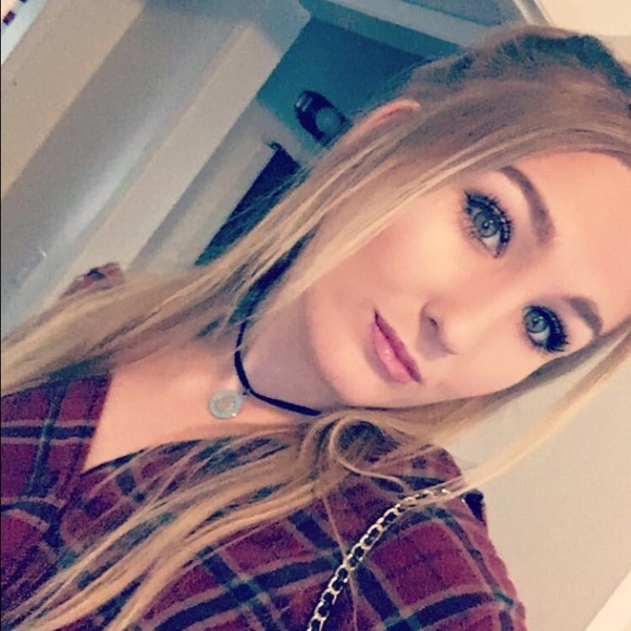 Profile Picture of Megan Hausman (@meganhausman) on Poshmark