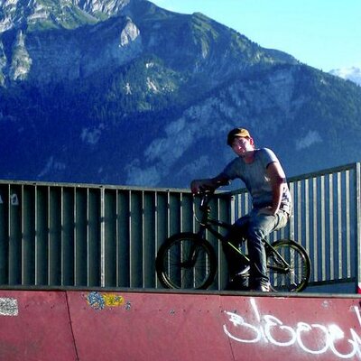 Profile Picture of Adam Yarbrough (@adamyeahbro) on Twitter