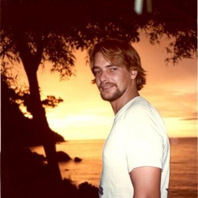 Profile Picture of Jim Tillett (@twinkblue) on Twitter