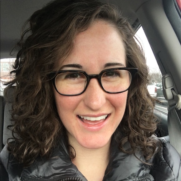 Profile Picture of Alyssa Stetler (@alyssafarris90) on Poshmark