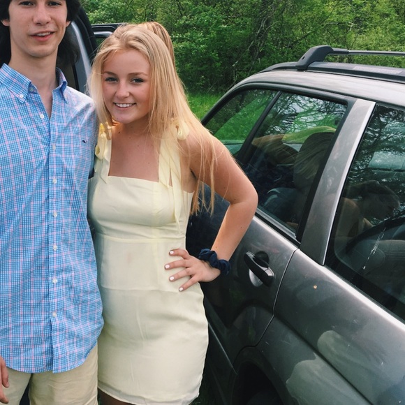 Profile Picture of Katelyn Toombs (@katelyntoombs) on Poshmark