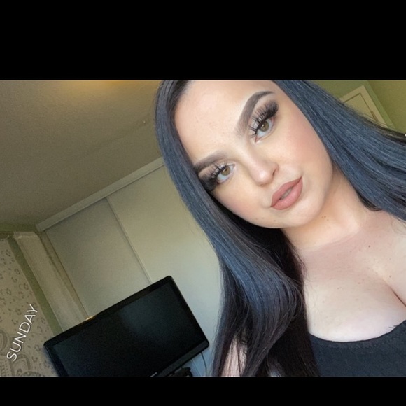 Profile Picture of Sarah Gouker (@sarah_gouker) on Poshmark