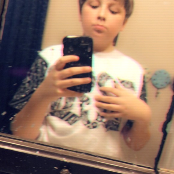 Profile Picture of Steven Downs (@2xstev0) on Poshmark