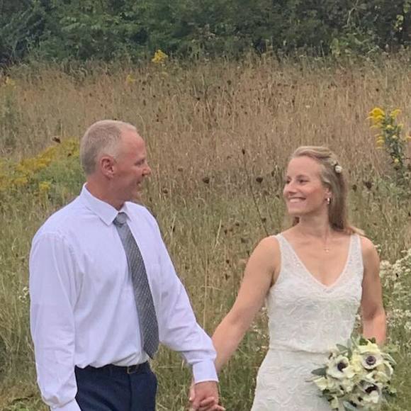 Profile Picture of Carrie Kovarik (@crkovarik) on Poshmark