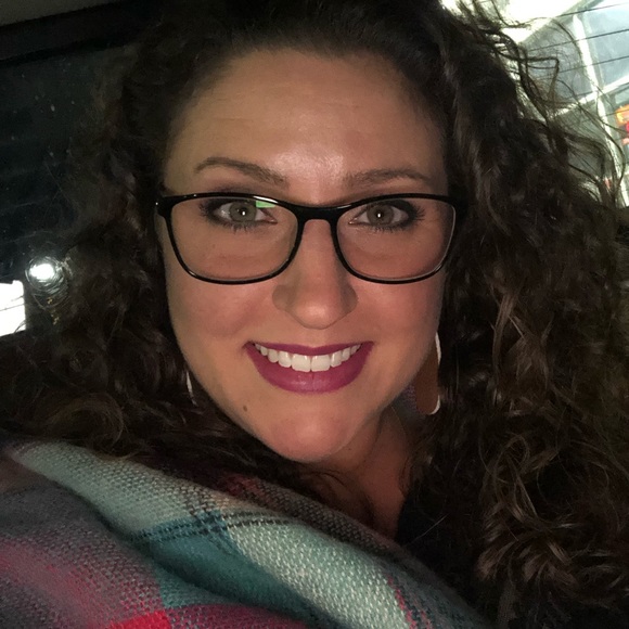 Profile Picture of Ashley Marschke (@ashkay4440) on Poshmark